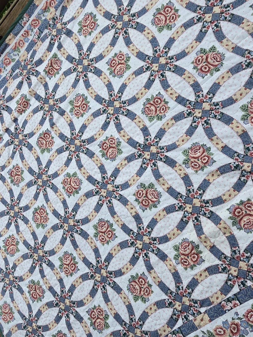 Vintage Springs Classic Floral Double Wedding Ring Manufactured Quilt Blue Pink